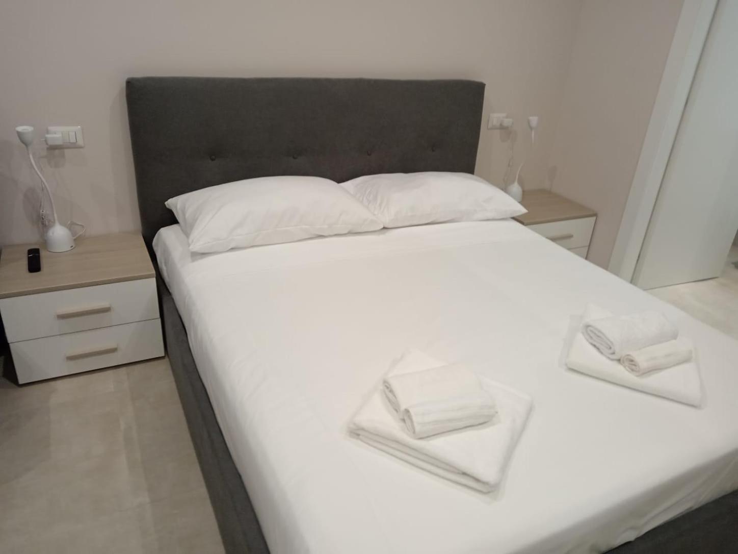 Gambara Metro Apartment Milano מראה חיצוני תמונה
